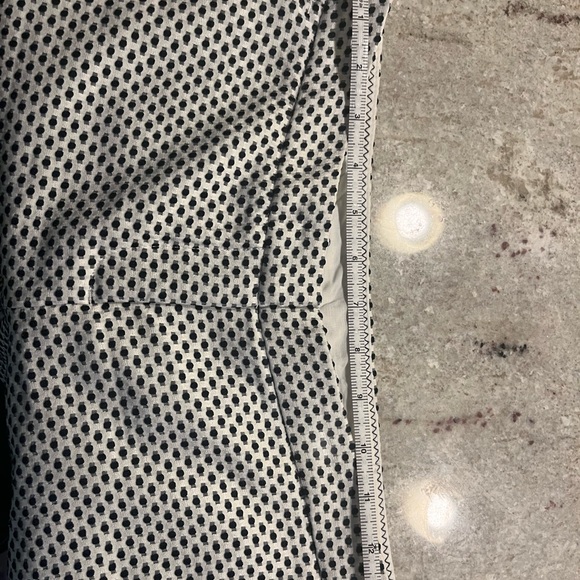 Cynthia Rowley Sz 4 Womens Textured Spotted Scalloped Hem Shorts - Picture 2 of 8